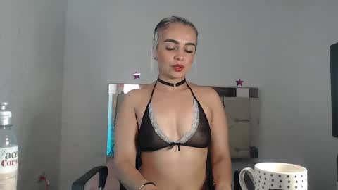 julieta__fox_ online show from January 17, 4:28 am