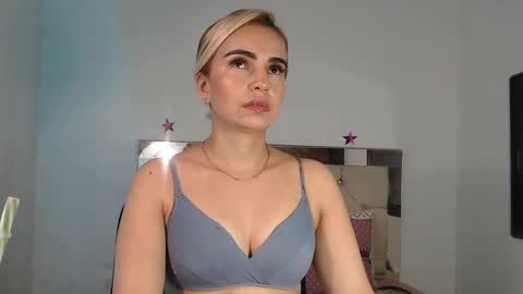 julieta__fox_ online show from March 8, 2:12 am