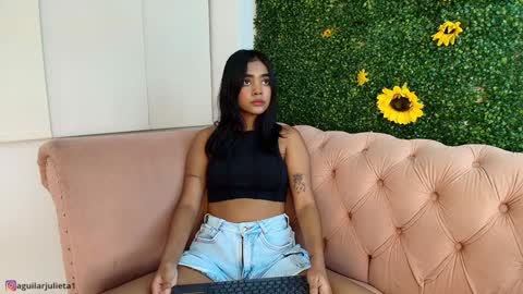 Juli online show from December 2, 7:16 pm