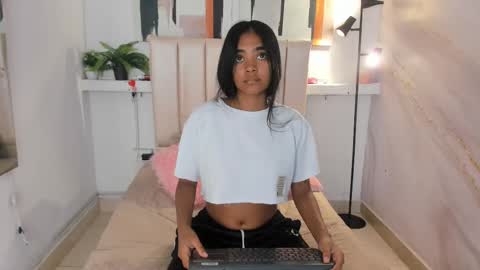 Juli online show from November 15, 8:27 pm