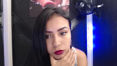 julieta_fn online show from March 3, 12:27 pm