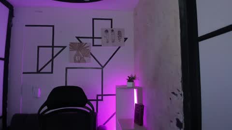 julietakane online show from September 12, 4:01 am