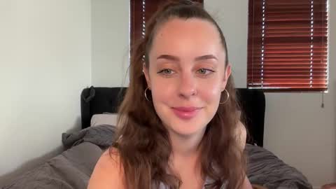 Snapshot of julietmills chatting on October 15, 8:20 pm Juliet online show from October 15, 8:20 pm