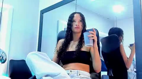 Hi guys It is a pleasure to have you here I am Julieta  online show from September 24, 12:08 pm