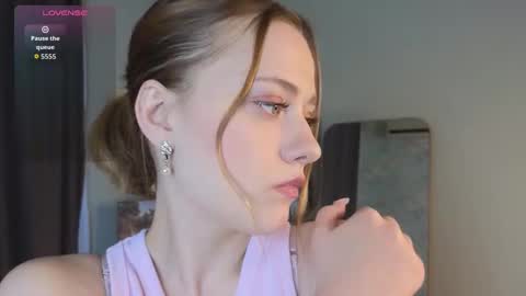 Mia online show from November 10, 3:05 am