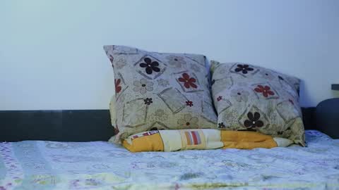 JULiUS   online show from January 4, 3:50 am