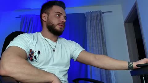 JULiUS   online show from January 19, 2:15 am