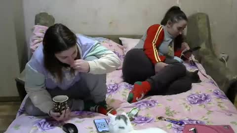 Snapshot of juliya_katie chatting on December 28, 7:22 pm Juliya Katie online show from December 28, 7:22 pm