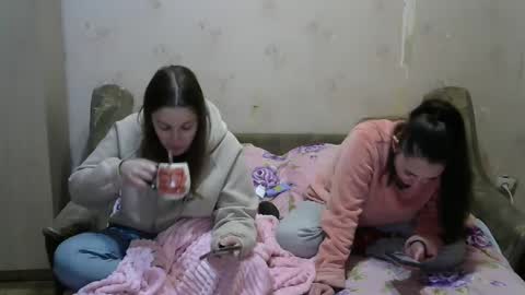 Snapshot of juliya_katie chatting on February 22, 7:36 pm Juliya Katie online show from February 22, 7:36 pm