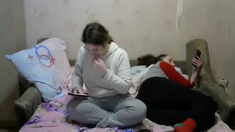 Snapshot of juliya_katie chatting on March 1, 9:04 pm Juliya Katie online show from March 1, 9:04 pm