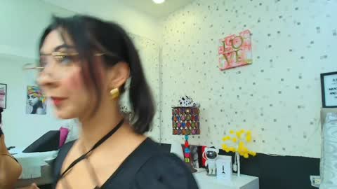 Julieta Reyes   online show from January 9, 2:40 pm