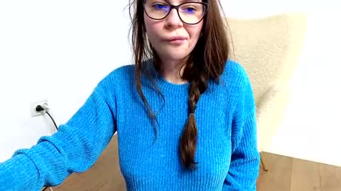 Jully online show from February 2, 4:11 pm