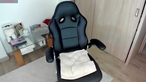 Snapshot of july_correa chatting on September 24, 10:57 pm july_correa online show from September 24, 10:57 pm