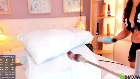  Juliana  online show from January 9, 8:22 pm