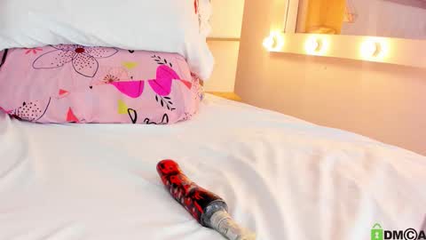  Juliana  online show from November 19, 9:15 pm