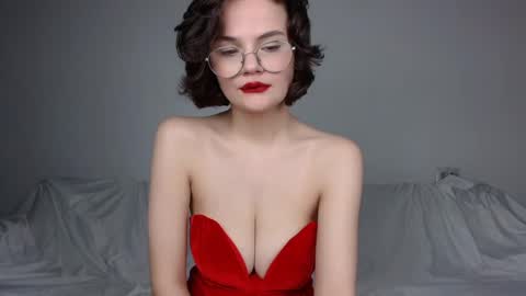 JunneWers online show from December 29, 7:32 pm