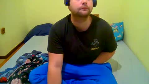 Snapshot of juriboo1510 chatting on December 4, 8:23 am juriboo1510 online show from December 4, 8:23 am