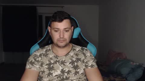 Snapshot of just_a_nice_guy_27 chatting on December 20, 5:40 pm Alex online show from December 20, 5:40 pm