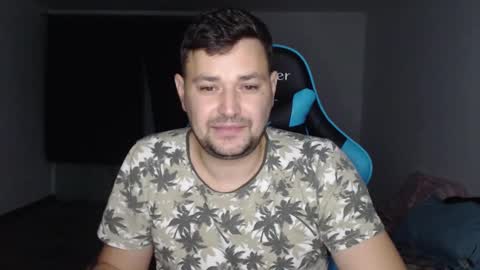 Snapshot of just_a_nice_guy_27 chatting on December 25, 8:28 pm Alex online show from December 25, 8:28 pm