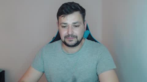 Snapshot of just_a_nice_guy_27 chatting on January 28, 11:17 am Alex online show from January 28, 11:17 am