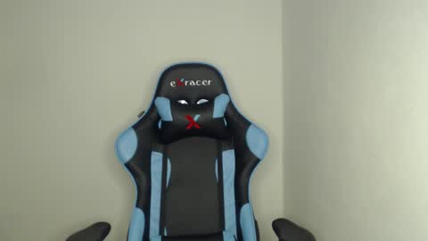 Snapshot of just_a_nice_guy_27 chatting on February 4, 8:17 pm Alex online show from February 4, 8:17 pm