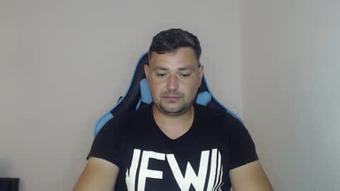 Snapshot of just_a_nice_guy_27 chatting on September 22, 11:23 am Alex online show from September 22, 11:23 am