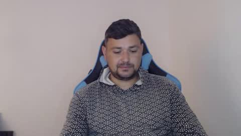 Snapshot of just_a_nice_guy_27 chatting on September 30, 11:26 am Alex online show from September 30, 11:26 am