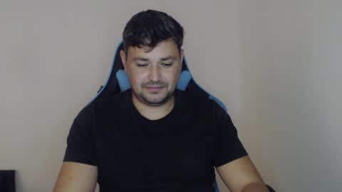 Snapshot of just_a_nice_guy_27 chatting on October 25, 11:29 am Alex online show from October 25, 11:29 am