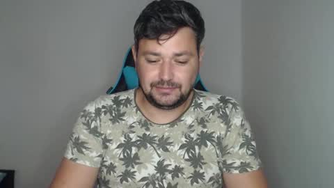 Snapshot of just_a_nice_guy_27 chatting on November 5, 11:21 am Alex online show from November 5, 11:21 am