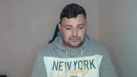 Snapshot of just_a_nice_guy_27 chatting on November 12, 11:21 am Alex online show from November 12, 11:21 am