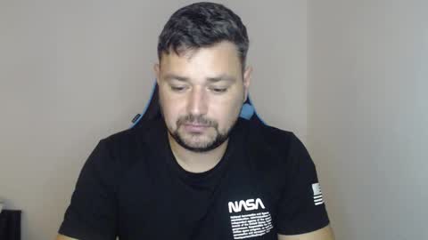 Snapshot of just_a_nice_guy_27 chatting on November 23, 11:21 am Alex online show from November 23, 11:21 am