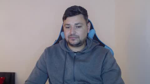 Snapshot of just_a_nice_guy_27 chatting on December 1, 10:20 am Alex online show from December 1, 10:20 am