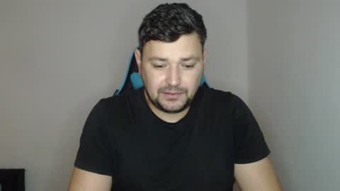 Snapshot of just_a_nice_guy_27 chatting on December 5, 11:30 am Alex online show from December 5, 11:30 am