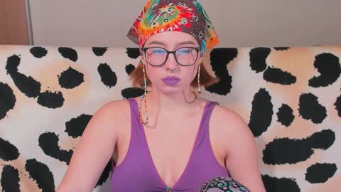 Snapshot of just_fucked chatting on December 12, 8:25 am Nika and Mark online show from December 12, 8:25 am