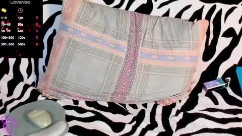 Snapshot of just_fucked chatting on February 5, 1:15 am Nika and Mark online show from February 5, 1:15 am