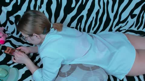 Snapshot of just_fucked chatting on March 6, 3:35 am Nika and Mark online show from March 6, 3:35 am