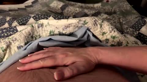 Snapshot of just_ur_avg_cpl chatting on September 22, 2:35 am justuravgdad justuravgmom online show from September 22, 2:35 am