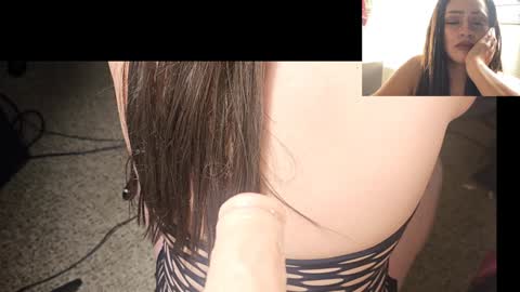 Snapshot of justagirlof chatting on January 3, 3:22 pm Layla online show from January 3, 3:22 pm