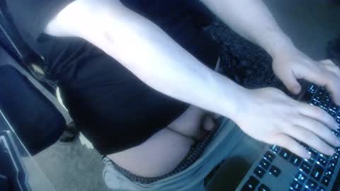 Snapshot of justchillinhey5776 chatting on December 30, 6:38 pm Rick online show from December 30, 6:38 pm