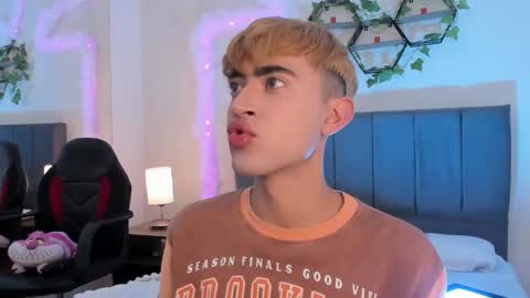 Justin online show from September 18, 11:45 am