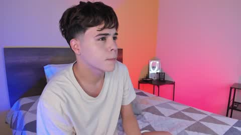 Justin online show from February 4, 12:00 pm