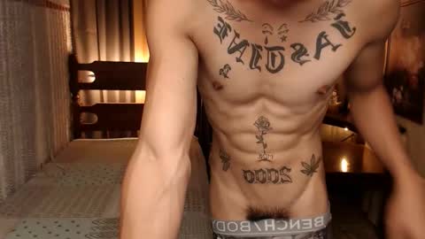 justine_hunk online show from December 27, 6:14 am