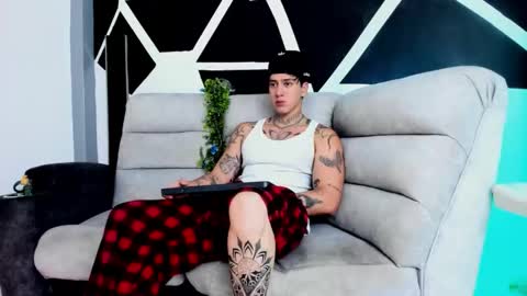 justinfuller_31 online show from October 23, 4:17 pm