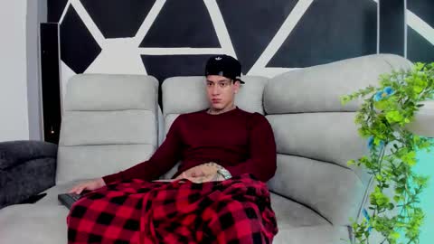 justinfuller_31 online show from November 6, 11:15 pm