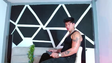 justinfuller_31 online show from November 26, 4:08 pm