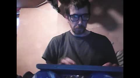 Snapshot of justinjerksit chatting on December 27, 5:05 pm justinjerksit online show from December 27, 5:05 pm