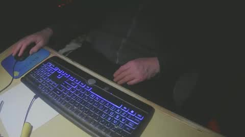 Snapshot of justme39057 chatting on February 13, 4:11 am Justme39057 online show from February 13, 4:11 am