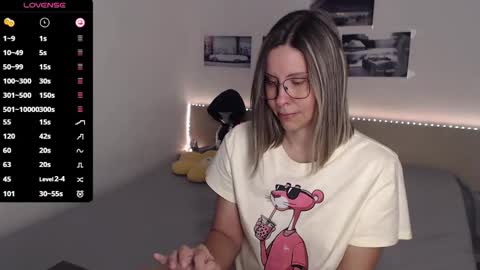 Julie online show from September 19, 3:52 am