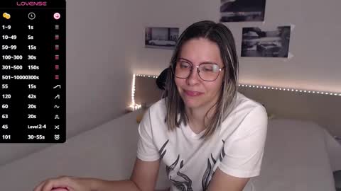 Julie online show from November 12, 4:57 am