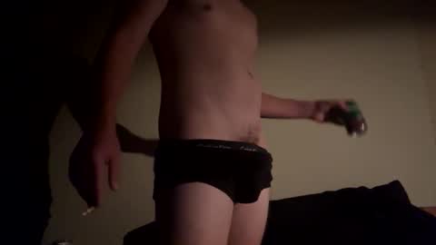 justmoresluts online show from February 28, 10:20 am